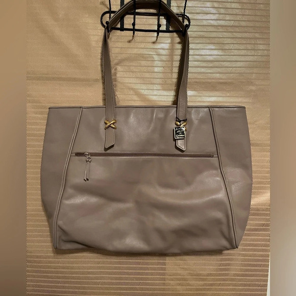 Anne Klein Handbags - ANN KLEIN~ LG TOTE~ BEIGE/TAUPE~ NICE